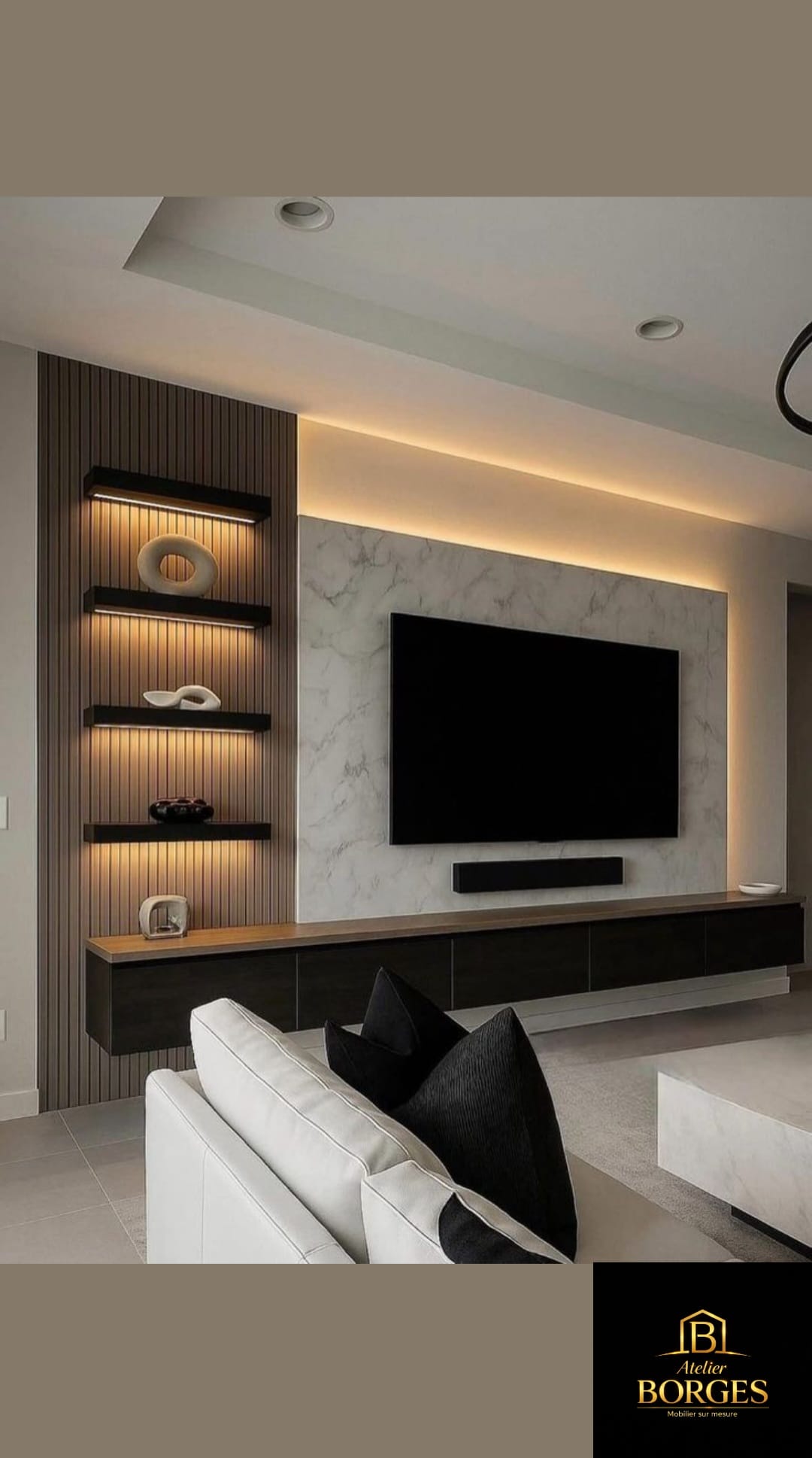Salon TV moderne sur mesure avec éclairage LED intégré